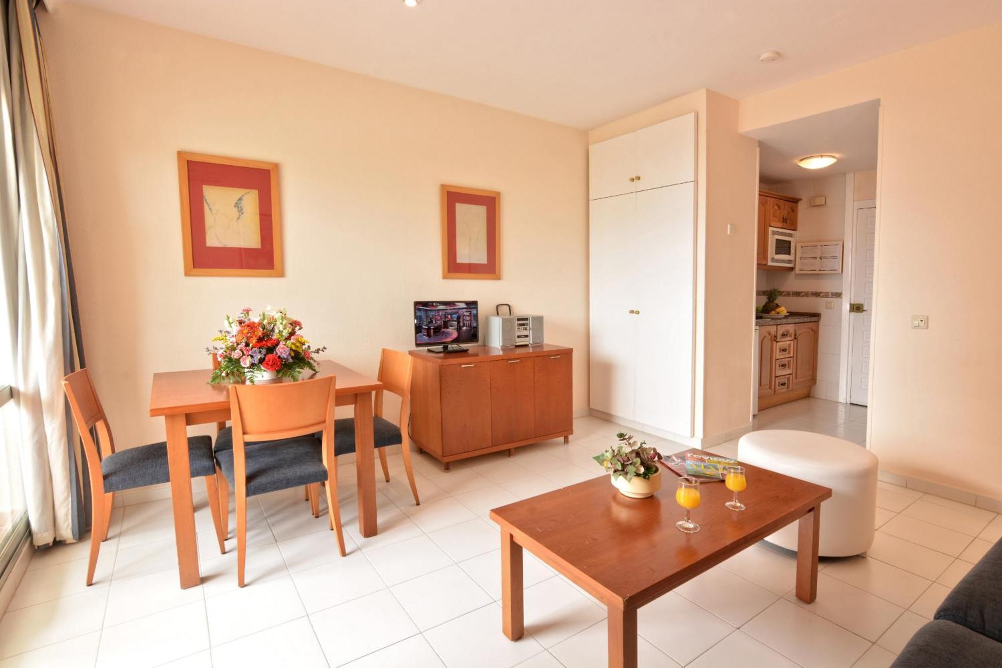 בנאלמדנה Benalbeach Premium Apartments By Alfresco Stays מראה חיצוני תמונה